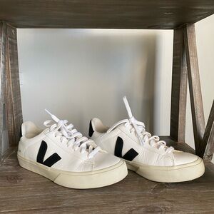 Veja Bicolor Low-Top Sneakers